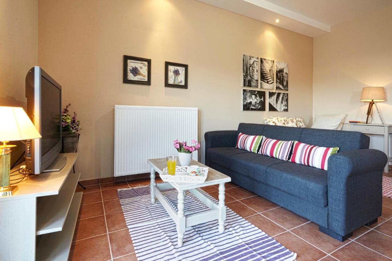Bella View Apartment Skiathos Town Bagian luar foto