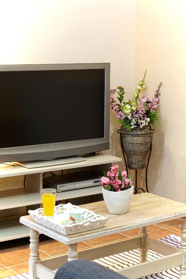 Bella View Apartment Skiathos Town Bagian luar foto